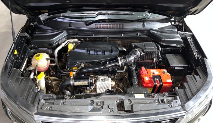 2021 Mahindra XUV300 W8 1.2 PETROL, Petrol, Manual, 53,404 km, Engine View