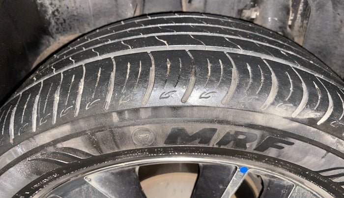 2021 Mahindra XUV300 W8 1.2 PETROL, Petrol, Manual, 53,404 km, Right Rear Tyre Tread