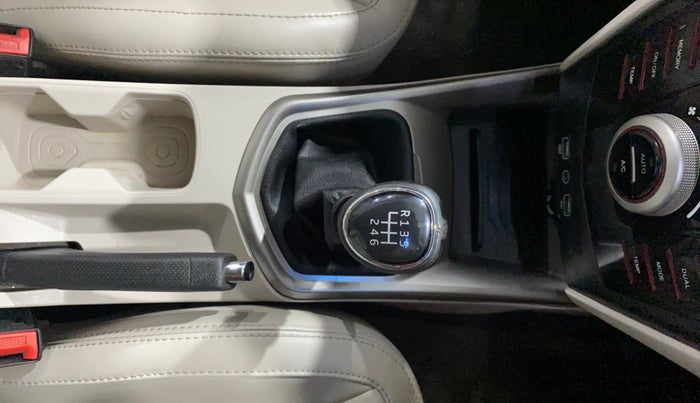 2021 Mahindra XUV300 W8 1.2 PETROL, Petrol, Manual, 53,404 km, Gear Lever