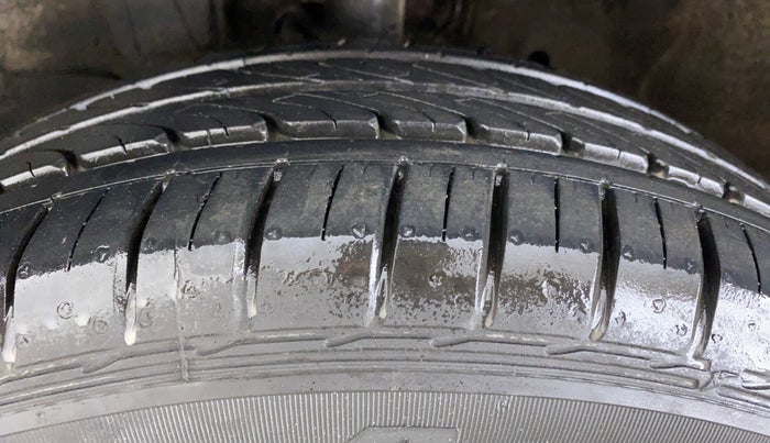 2018 Honda City V MT PETROL, Petrol, Manual, 32,812 km, Left Front Tyre Tread