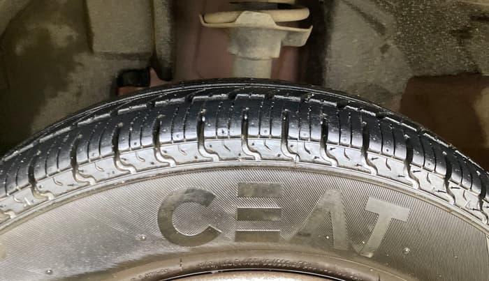 2017 Renault Kwid RXT 1.0 AMT (O), Petrol, Automatic, 9,107 km, Left Front Tyre Tread