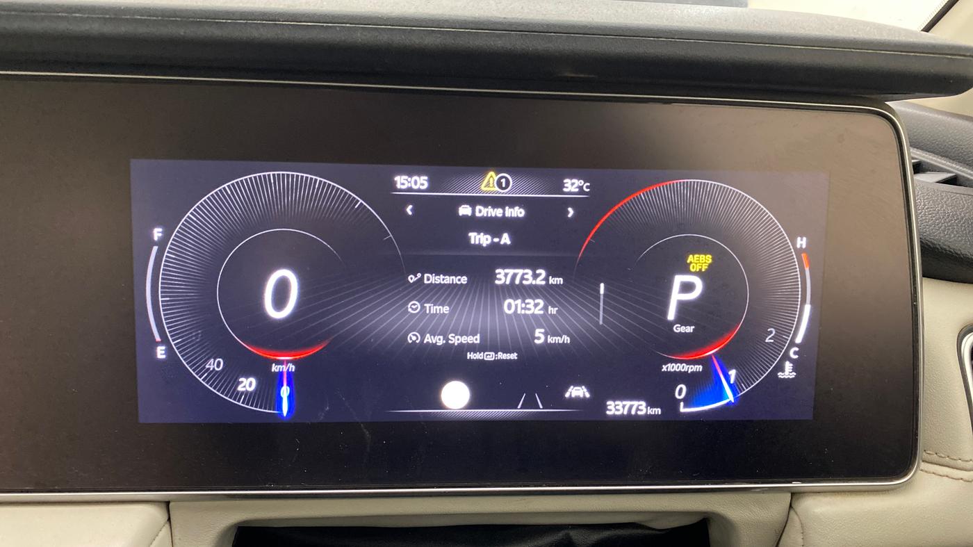 2023 Mahindra XUV700 AX 7 LUXURY P AT 7 STR, Petrol, Automatic, 33,773 km, Odometer Image