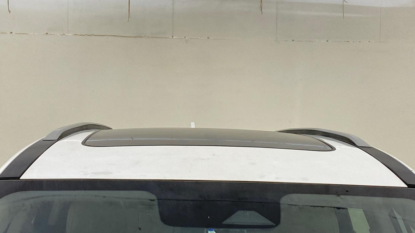 2023 Mahindra XUV700 AX 7 LUXURY P AT 7 STR, Petrol, Automatic, 33,773 km, Moonroof/ Sunroof