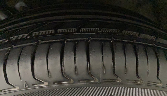 2016 Maruti Baleno DELTA CVT PETROL 1.2, Petrol, Automatic, 34,019 km, Left Rear Tyre Tread