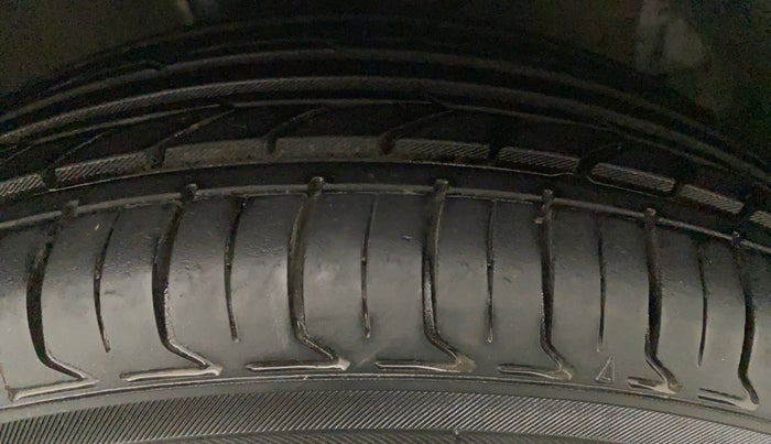 2016 Maruti Baleno DELTA CVT PETROL 1.2, Petrol, Automatic, 34,019 km, Left Front Tyre Tread