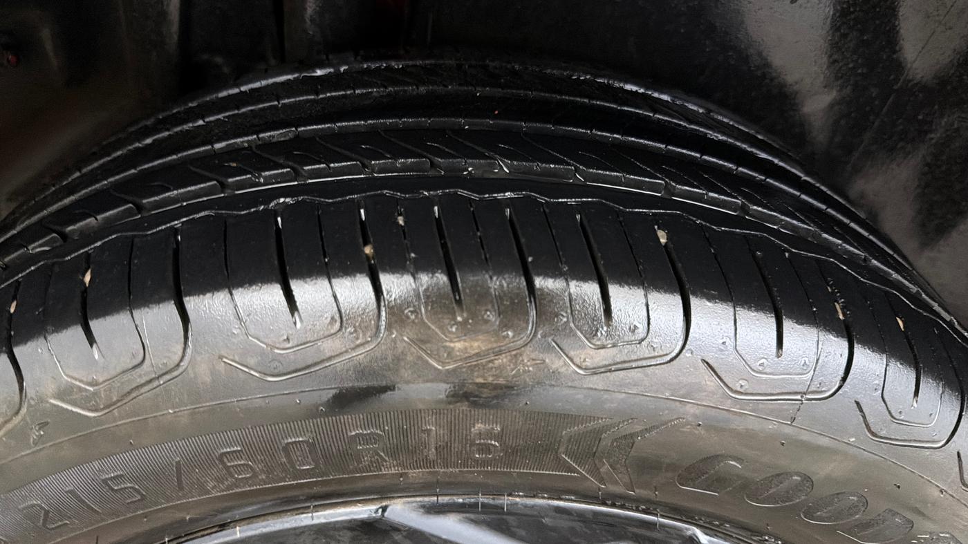 2022 Maruti BREZZA ZXI SMART HYBRID , Petrol, Manual, 43,225 km, Right Rear Tyre Tread