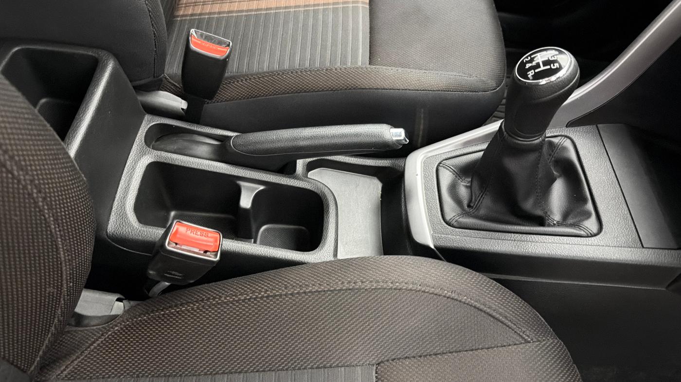 2022 Maruti BREZZA ZXI SMART HYBRID , Petrol, Manual, 43,225 km, Gear Lever