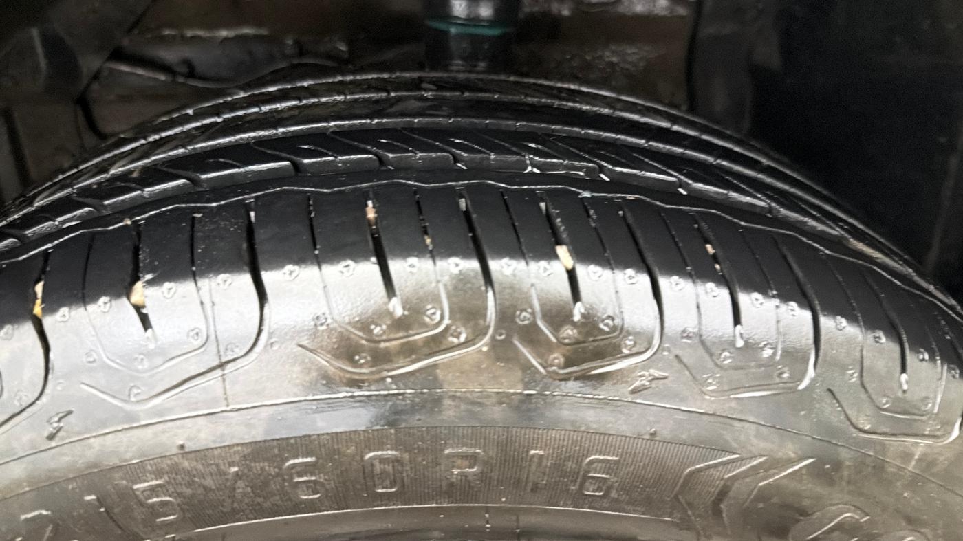 2022 Maruti BREZZA ZXI SMART HYBRID , Petrol, Manual, 43,225 km, Left Front Tyre Tread