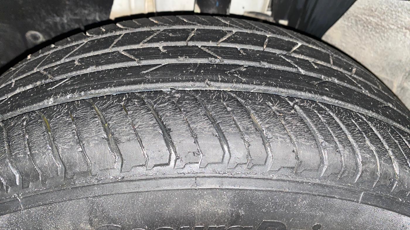 2021 Renault Kiger RXL MT, Petrol, Manual, 35,066 km, Left Front Tyre Tread