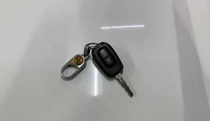 2021 Renault Kiger RXL MT, Petrol, Manual, 35,066 km, Key Close Up