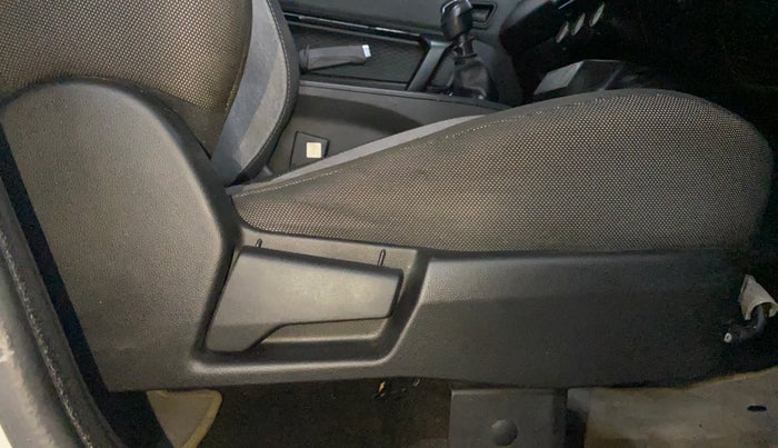 2021 Renault Kiger RXL MT, Petrol, Manual, 35,066 km, Driver Side Adjustment Panel