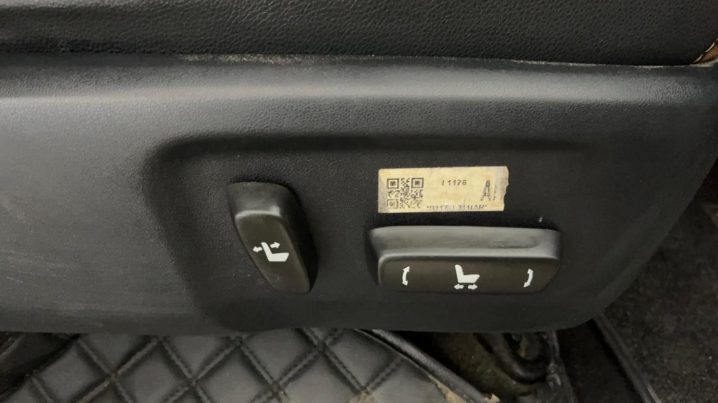 2020 Toyota Innova Crysta 2.7 ZX AT 7 STR, Petrol, Automatic, 94,982 km, Driver Side Adjustment Panel