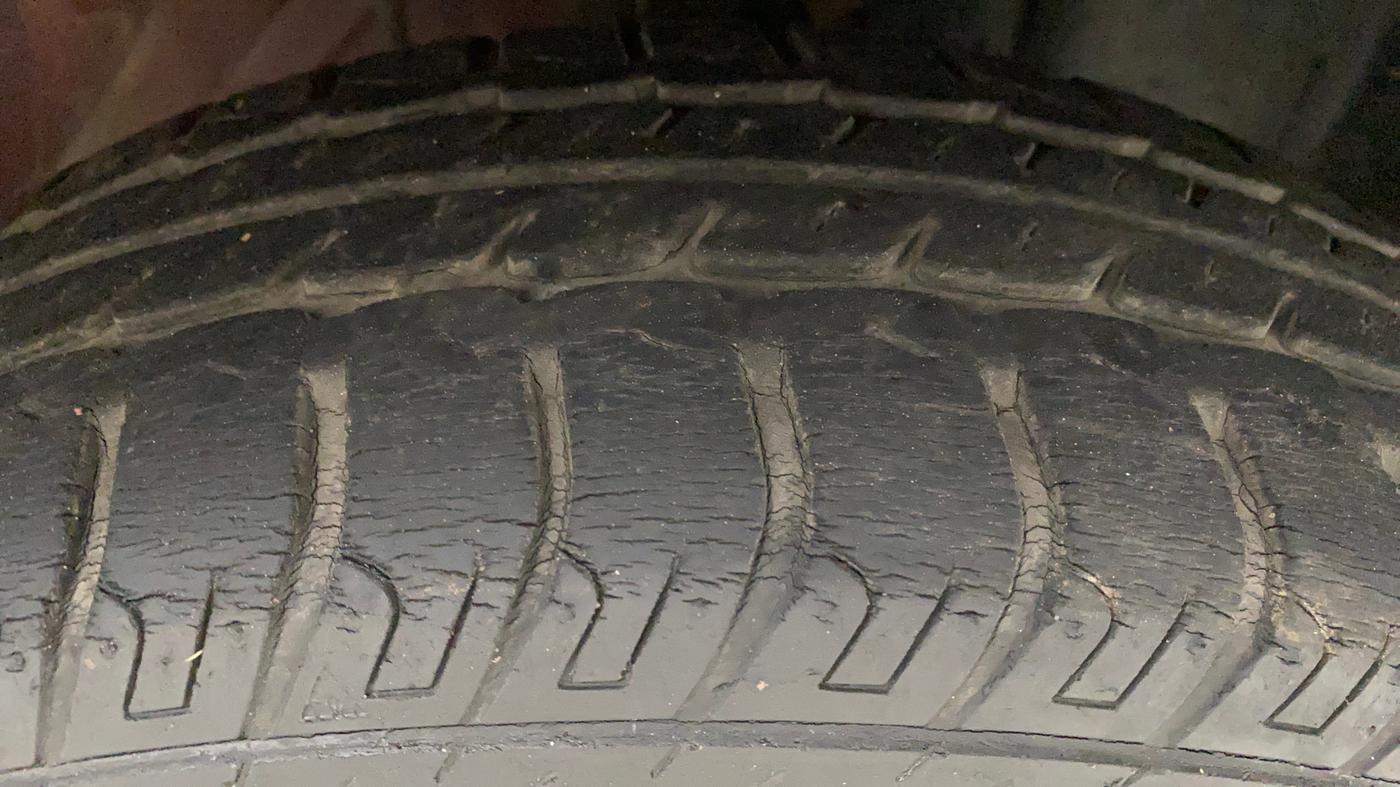 2015 Datsun Go T, Petrol, Manual, 25,972 km, Right Front Tyre Tread