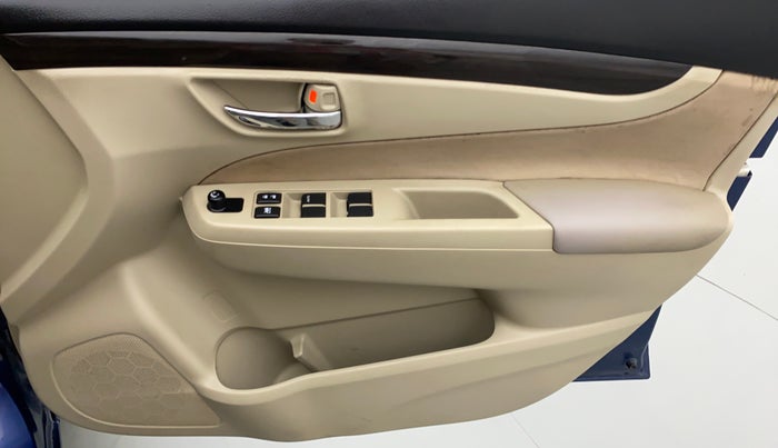 2017 Maruti Ciaz DELTA 1.4 VVT, Petrol, Manual, 31,601 km, Driver Side Door Panels Control