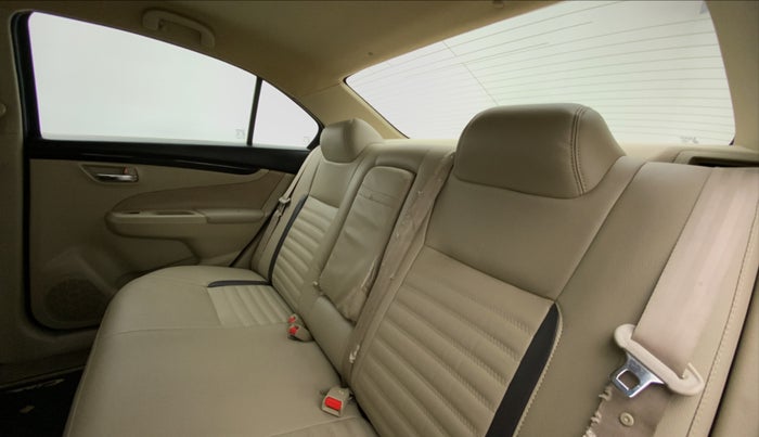 2017 Maruti Ciaz DELTA 1.4 VVT, Petrol, Manual, 31,601 km, Right Side Rear Door Cabin