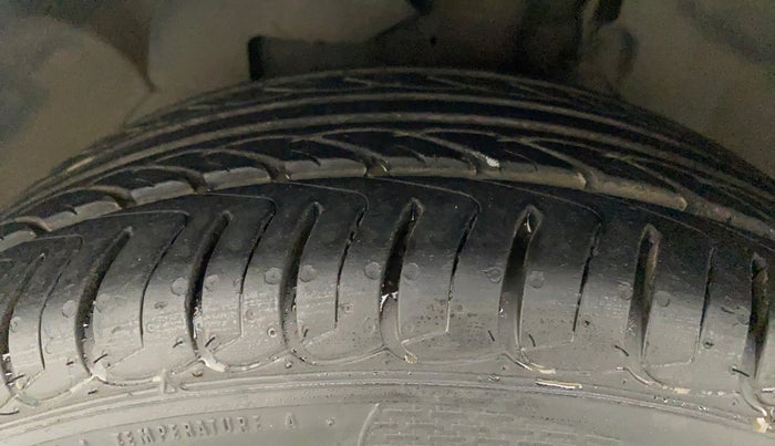 2018 Ford Ecosport TREND + 1.5L PETROL AT, Petrol, Automatic, 75,985 km, Left Front Tyre Tread