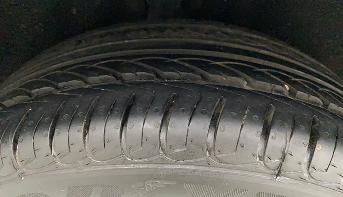 2018 Ford Ecosport TREND + 1.5L PETROL AT, Petrol, Automatic, 75,985 km, Right Rear Tyre Tread