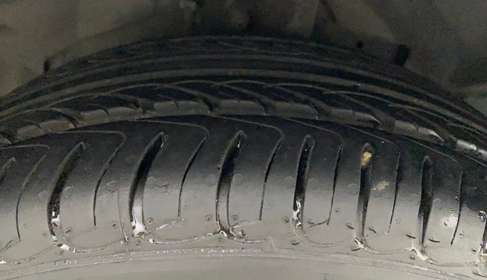 2018 Ford Ecosport TREND + 1.5L PETROL AT, Petrol, Automatic, 75,985 km, Right Front Tyre Tread