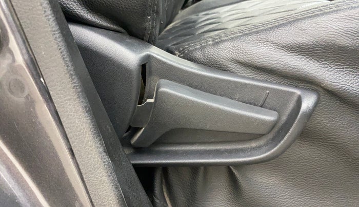 2019 Maruti S PRESSO VXI+, Petrol, Manual, 30,880 km, Driver Side Adjustment Panel