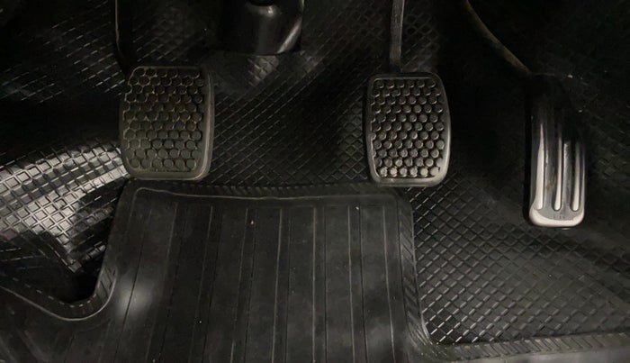 2015 Maruti Alto 800 LXI, Petrol, Manual, 64,894 km, Pedals