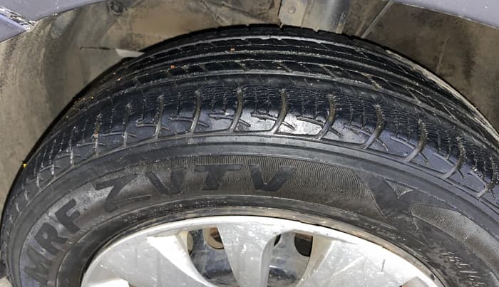 2016 Maruti Baleno DELTA PETROL 1.2, Petrol, Manual, 52,976 km, Left Front Tyre Tread