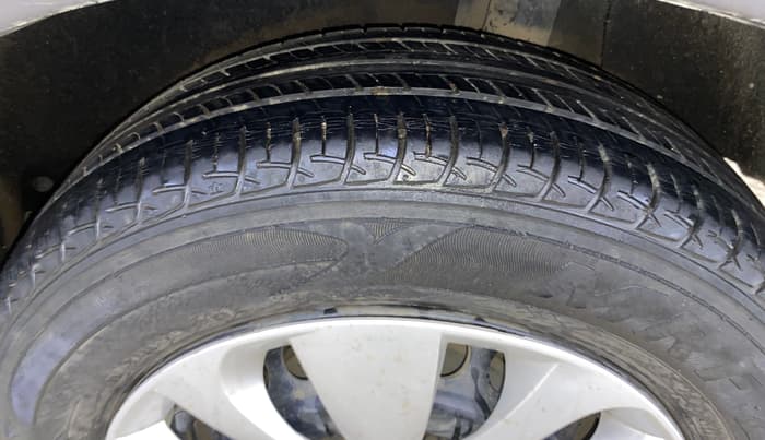 2016 Maruti Baleno DELTA PETROL 1.2, Petrol, Manual, 52,976 km, Left Rear Tyre Tread