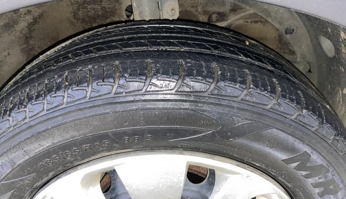 2016 Maruti Baleno DELTA PETROL 1.2, Petrol, Manual, 52,976 km, Right Front Tyre Tread