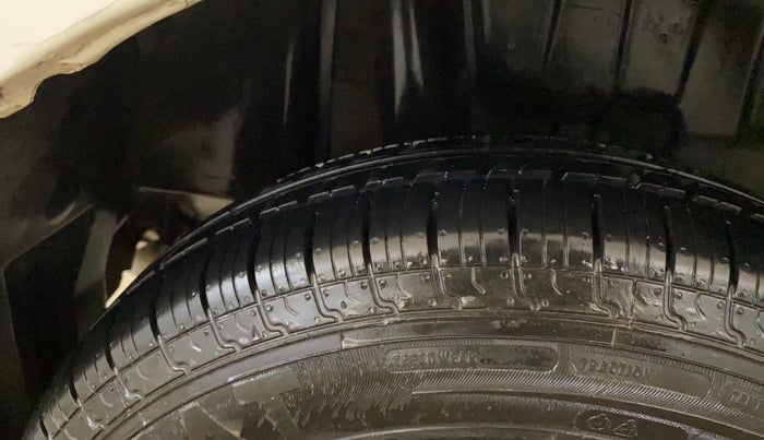 2023 Maruti Swift VXI, Petrol, Manual, 43,742 km, Right Rear Tyre Tread