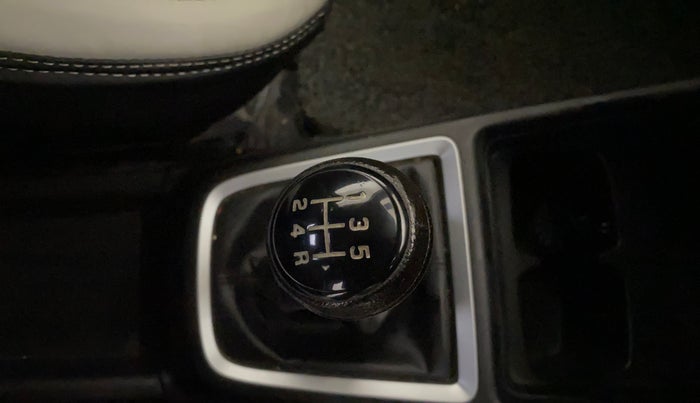 2023 Maruti Swift VXI, Petrol, Manual, 43,742 km, Gear Lever