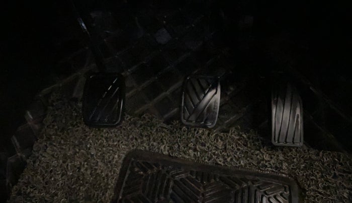 2023 Maruti Swift VXI, Petrol, Manual, 43,742 km, Pedals