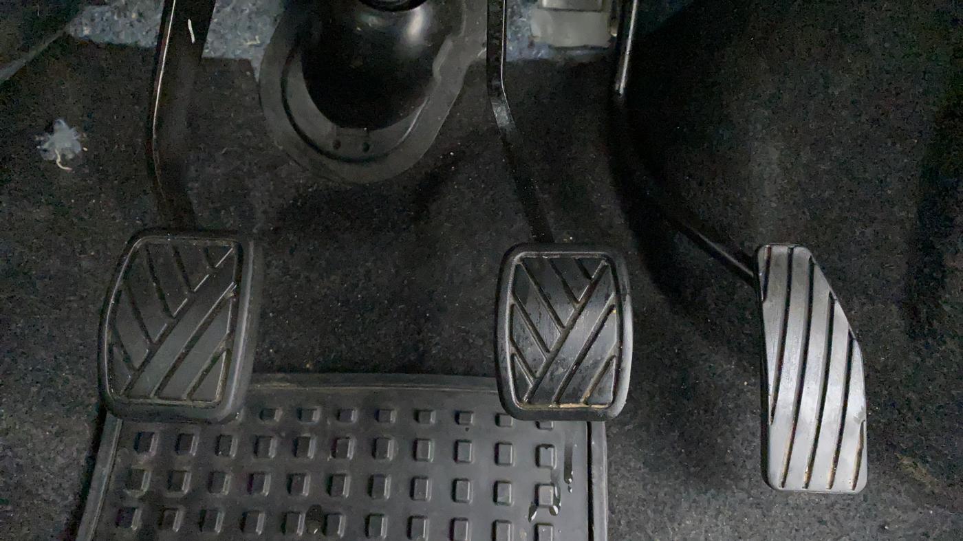 2017 Maruti Wagon R 1.0 VXI, Petrol, Manual, 77,745 km, Pedals