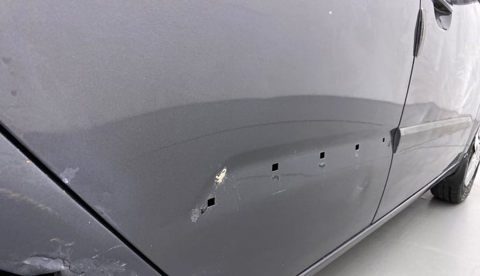 2011 Hyundai i10 MAGNA 1.1, Petrol, Manual, 1,02,385 km, Right rear door - Slightly dented