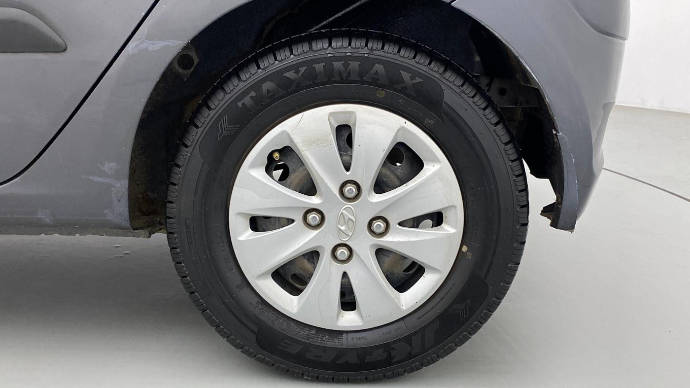 2011 Hyundai i10 MAGNA 1.1, Petrol, Manual, 1,02,385 km, Left Rear Wheel