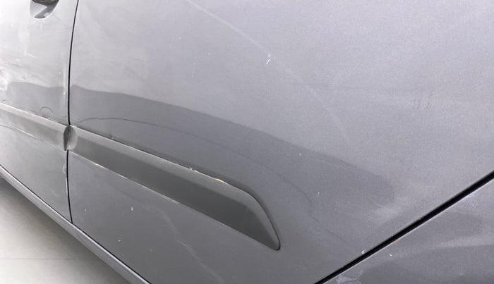 2011 Hyundai i10 MAGNA 1.1, Petrol, Manual, 1,02,385 km, Rear left door - Slightly dented