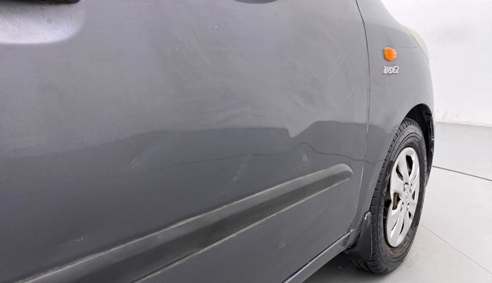2011 Hyundai i10 MAGNA 1.1, Petrol, Manual, 1,02,385 km, Driver-side door - Slightly dented