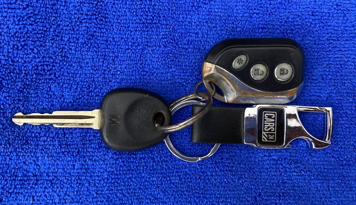 2011 Hyundai i10 MAGNA 1.1, Petrol, Manual, 1,02,385 km, Key Close Up