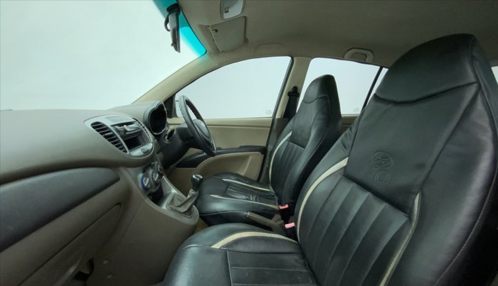 2011 Hyundai i10 MAGNA 1.1, Petrol, Manual, 1,02,385 km, Right Side Front Door Cabin