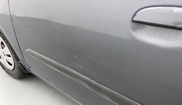 2011 Hyundai i10 MAGNA 1.1, Petrol, Manual, 1,02,385 km, Front passenger door - Slightly dented