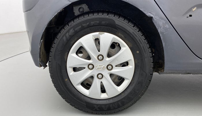 2011 Hyundai i10 MAGNA 1.1, Petrol, Manual, 1,02,385 km, Right Rear Wheel