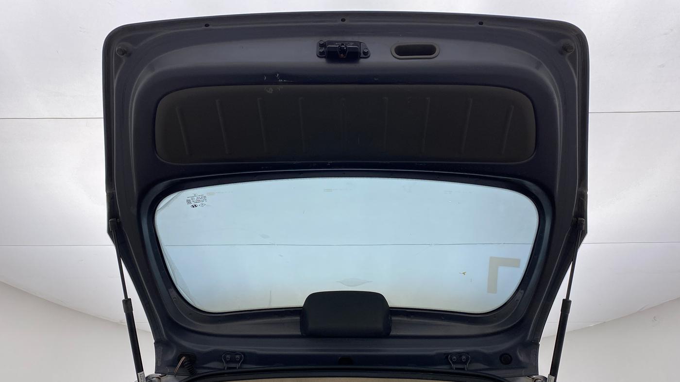 2011 Hyundai i10 MAGNA 1.1, Petrol, Manual, 1,02,385 km, Boot Door Open
