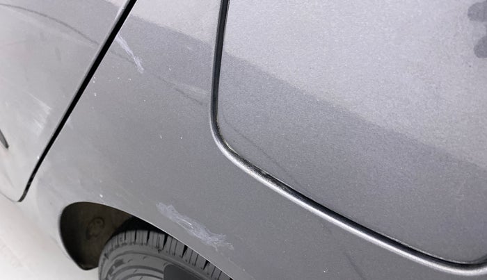 2011 Hyundai i10 MAGNA 1.1, Petrol, Manual, 1,02,385 km, Left quarter panel - Minor scratches
