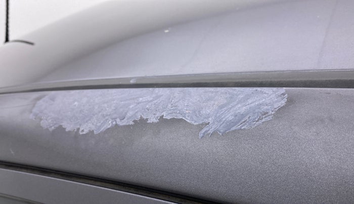 2011 Hyundai i10 MAGNA 1.1, Petrol, Manual, 1,02,385 km, Left B pillar - Paint is slightly faded
