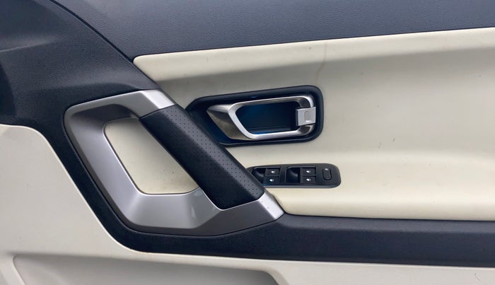 2022 Tata Safari XZ PLUS, Diesel, Manual, 49,123 km, Driver Side Door Panels Control