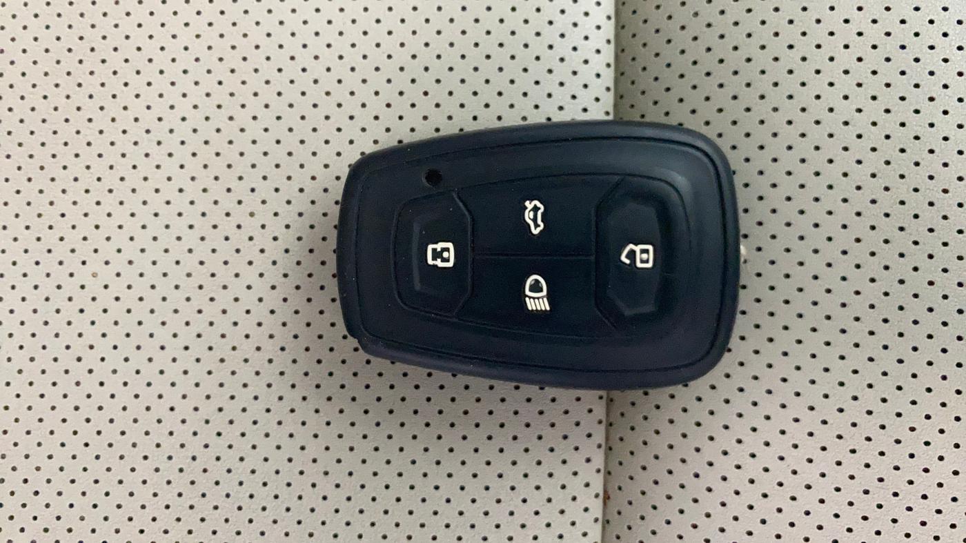 2022 Tata Safari XZ PLUS, Diesel, Manual, 49,123 km, Key Close Up