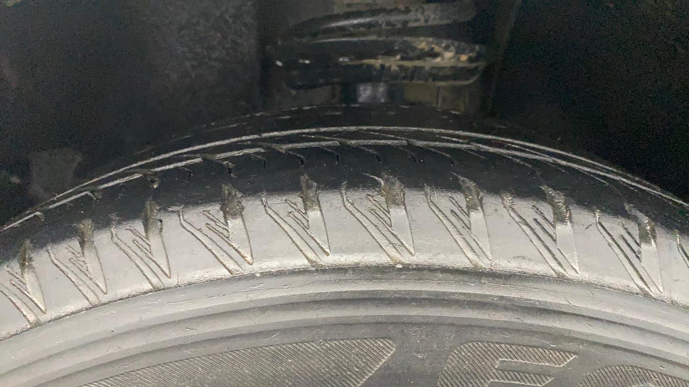 2022 Tata Safari XZ PLUS, Diesel, Manual, 49,123 km, Left Front Tyre Tread