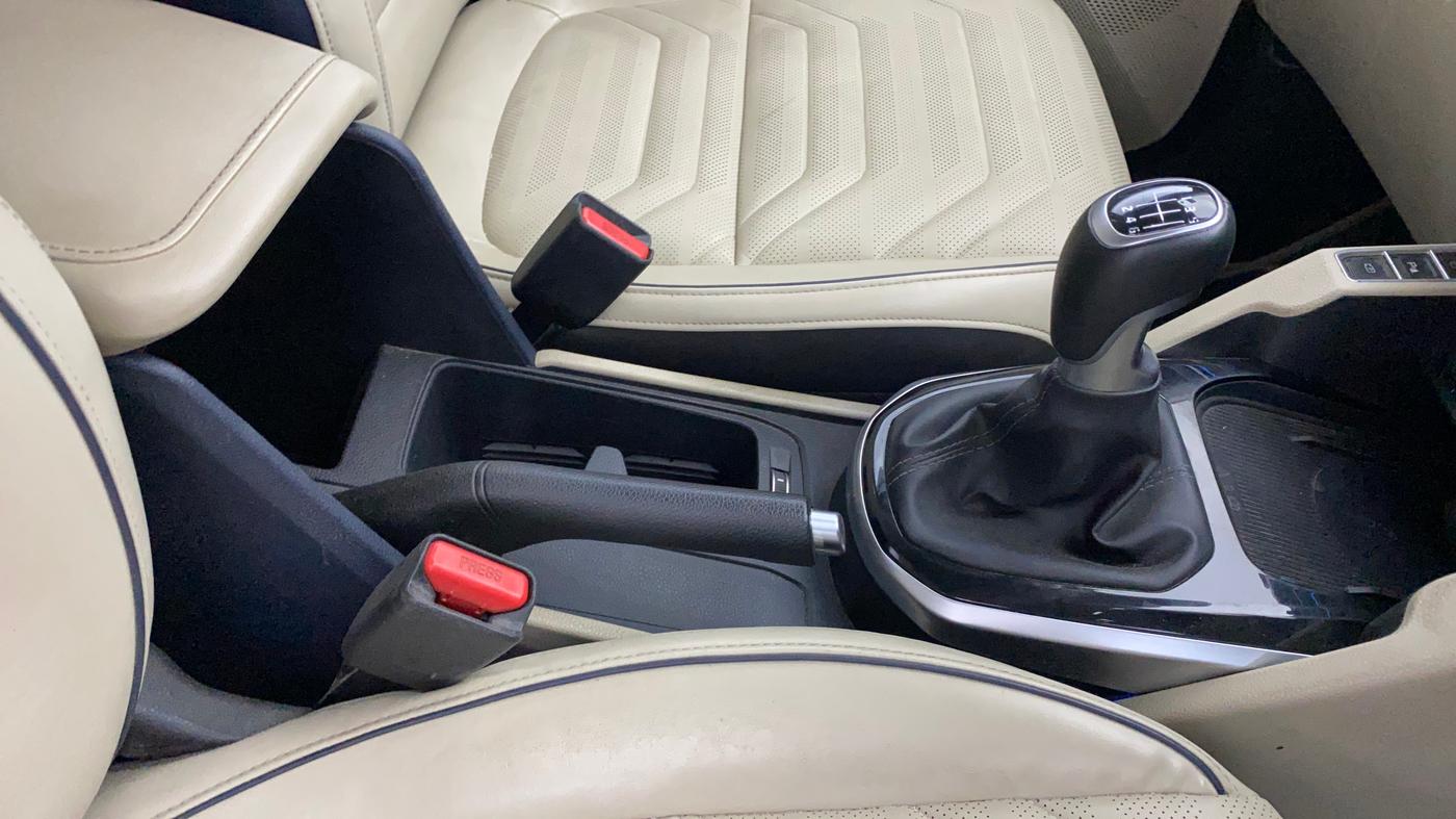 2022 KIA CARENS LUXURY PLUS 1.4 PETROL 7 STR, Petrol, Manual, 30,336 km, Gear Lever