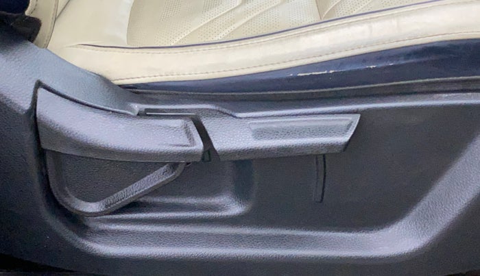 2022 KIA CARENS LUXURY PLUS 1.4 PETROL 7 STR, Petrol, Manual, 30,236 km, Driver Side Adjustment Panel