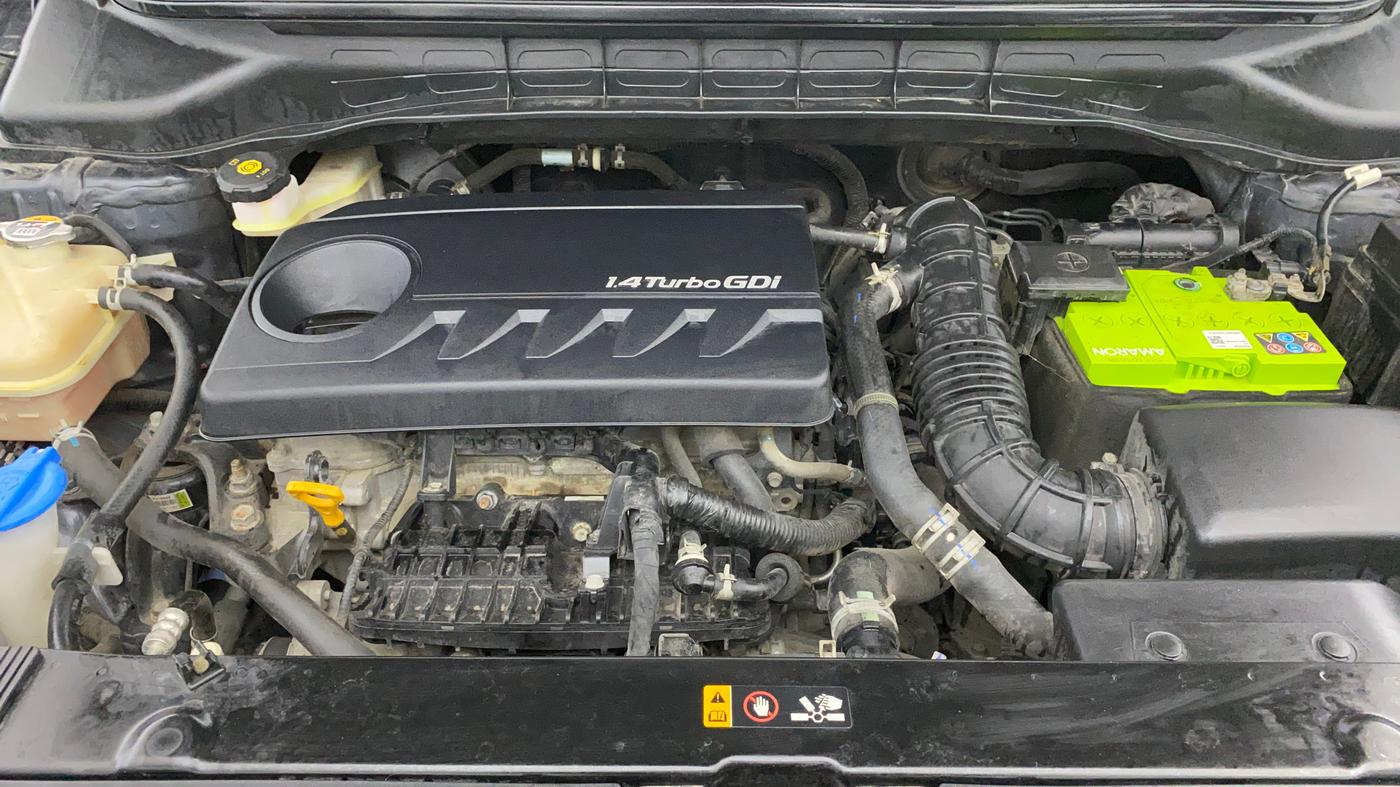 2022 KIA CARENS LUXURY PLUS 1.4 PETROL 7 STR, Petrol, Manual, 30,336 km, Engine View