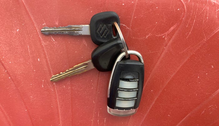 2013 Maruti Wagon R 1.0 LXI, Petrol, Manual, 62,223 km, Key Close Up