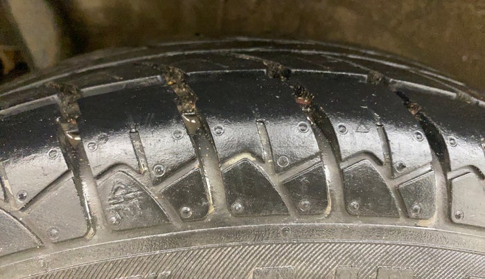 2013 Maruti Wagon R 1.0 LXI, Petrol, Manual, 62,223 km, Right Rear Tyre Tread